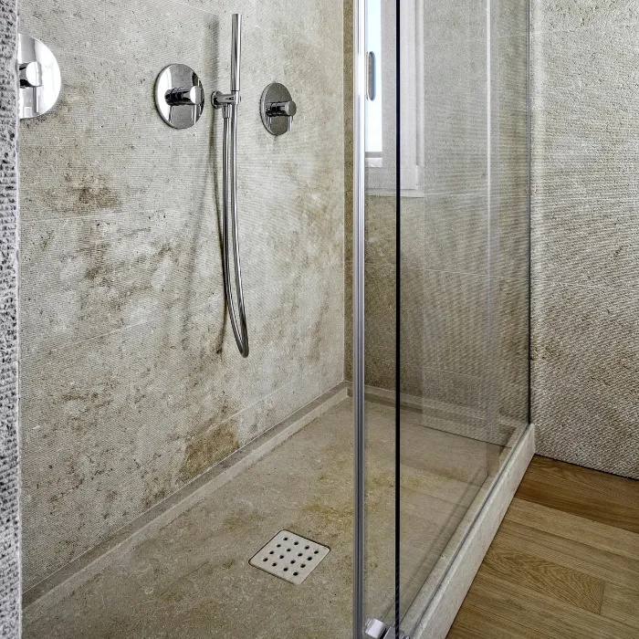 Receveur de douche en marbre rénové